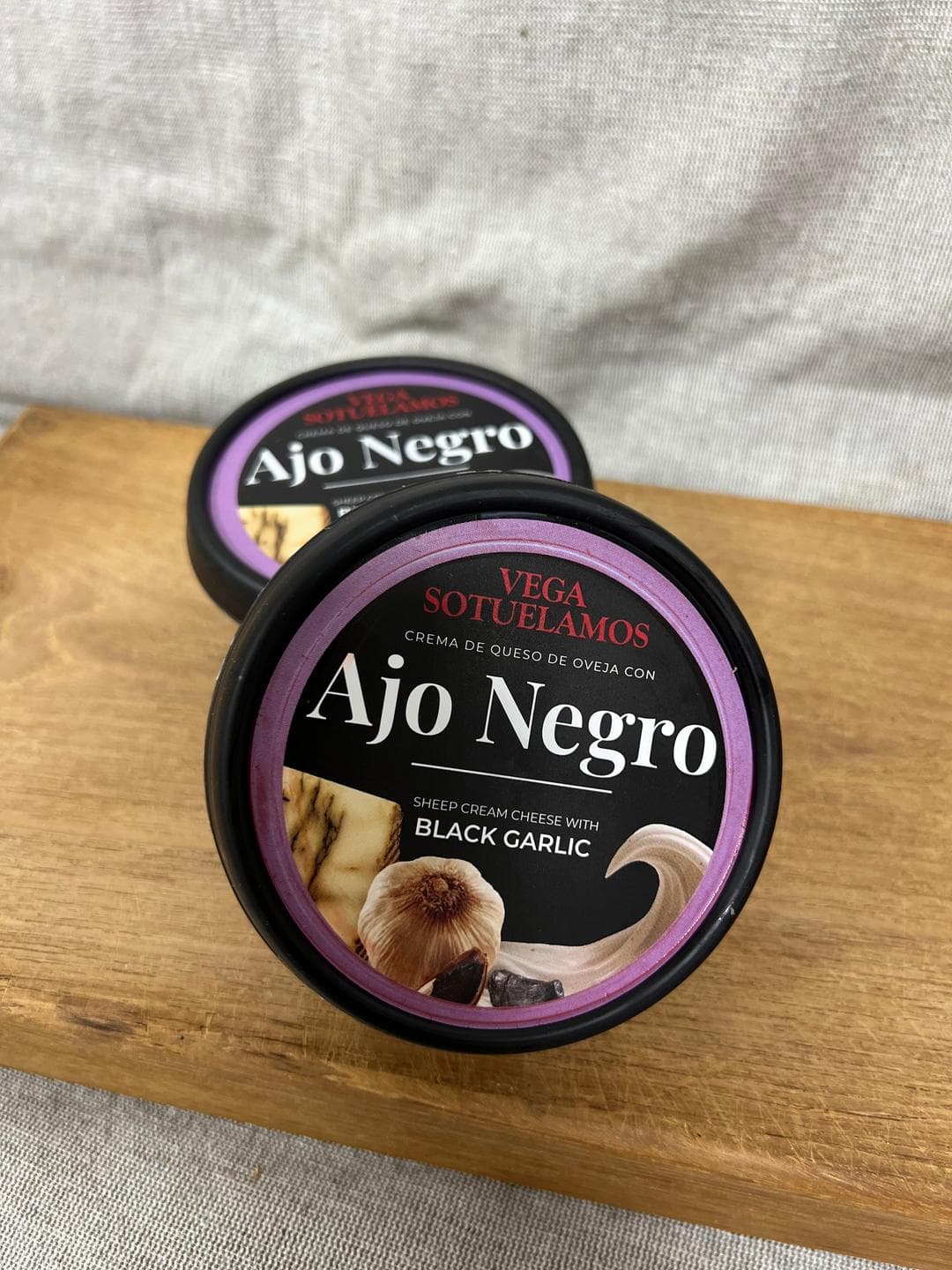 Vega Salutamos ajo negro